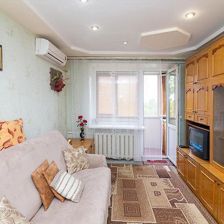 Comfortable Apartments On Hrushevskogo Street Near 16 City Hospital Dněpropetrovsk Exteriér fotografie