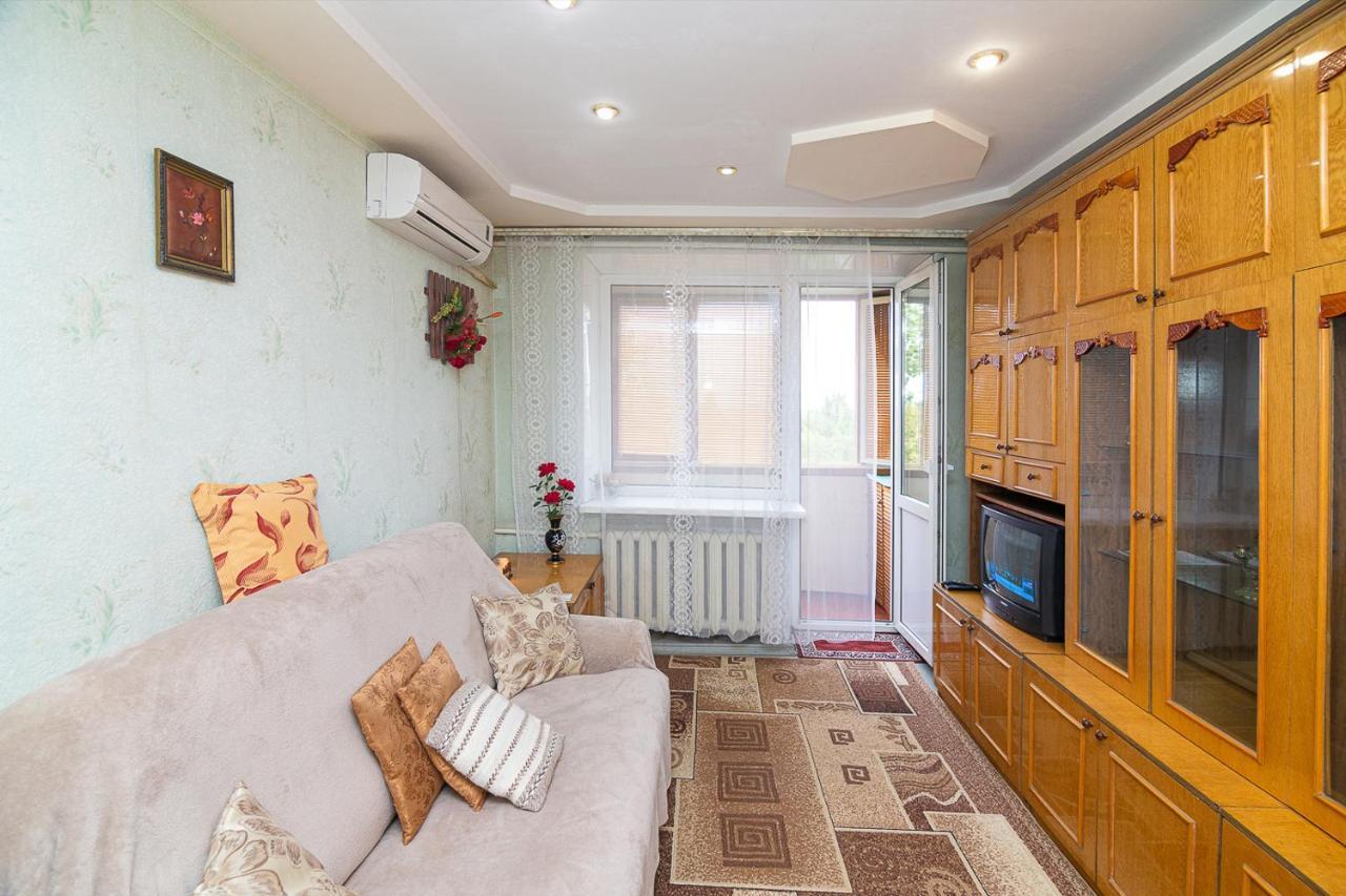 Comfortable Apartments On Hrushevskogo Street Near 16 City Hospital Dněpropetrovsk Exteriér fotografie
