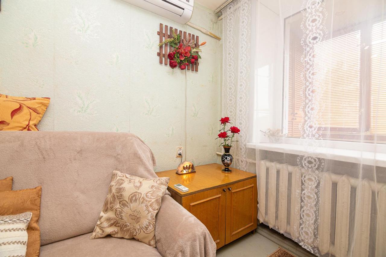 Comfortable Apartments On Hrushevskogo Street Near 16 City Hospital Dněpropetrovsk Exteriér fotografie